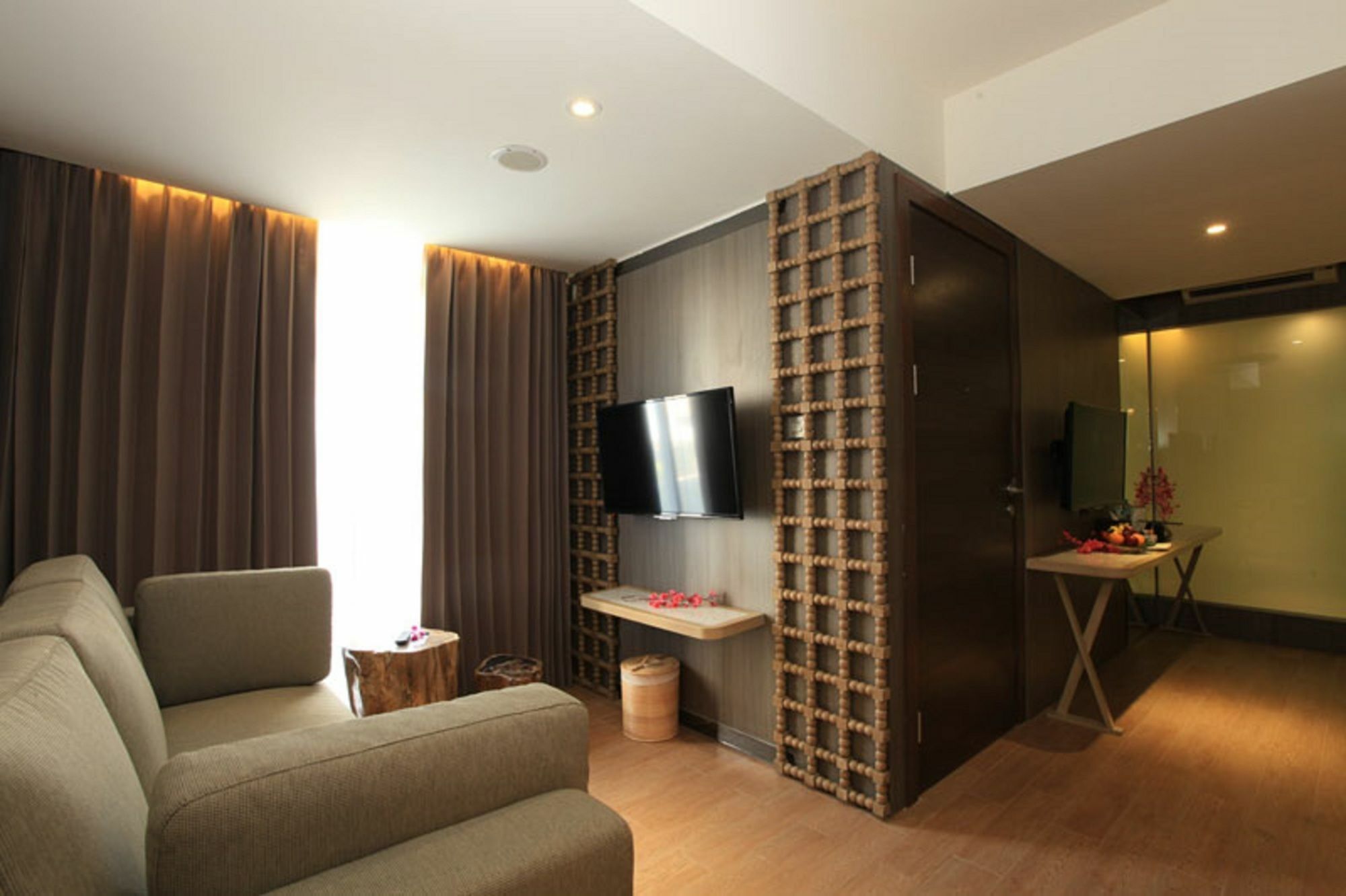 Bedrock Kuta Hotel 4*
