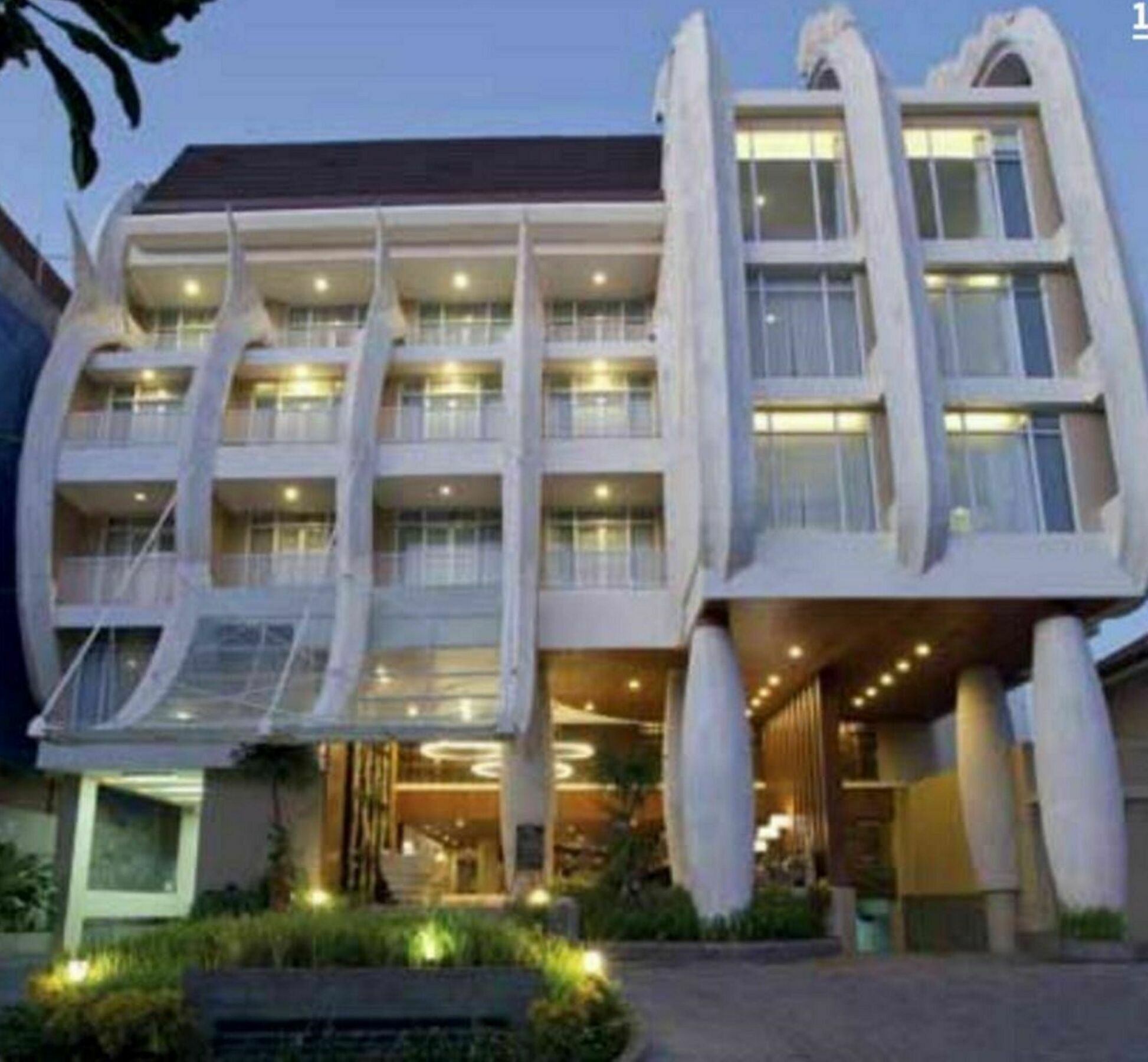 Hotel Bedrock Kuta 4*